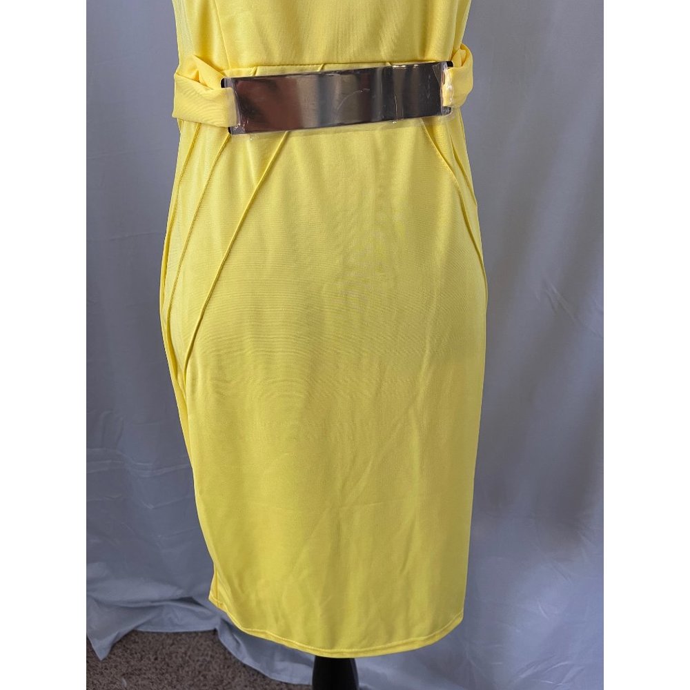LivaGirl Vibrant Yellow Gold Accent Keyhole Front Sleeveless Midi Dress - Picture 4 of 13